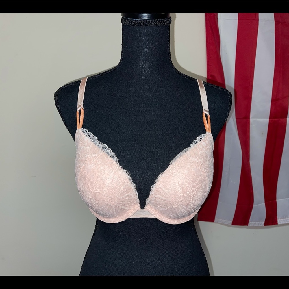 Victoria’s Secret Bra BRAND NEW NEVER WORN